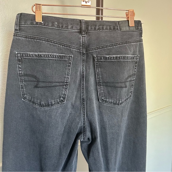 American Eagle Black Distressed Relaxed Baggy High Rise Mom Jeans Women 8 Short - Picture 4 of 10